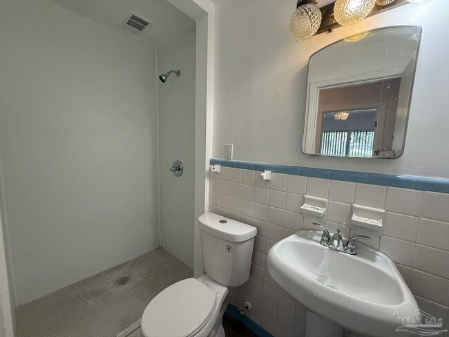 Building Photo - 309 Gamarra Rd