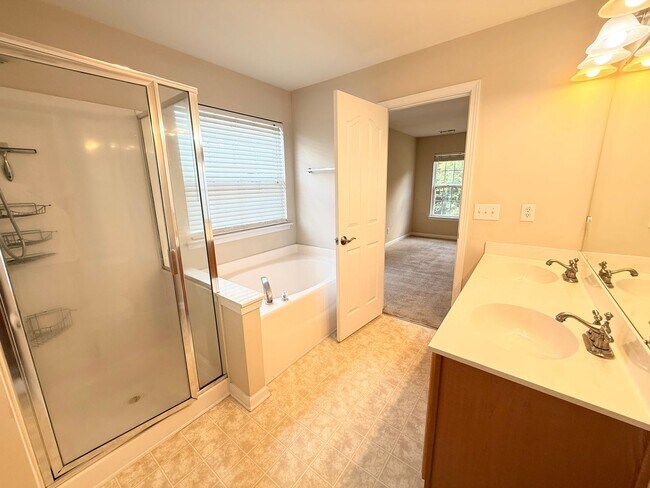 Building Photo - 17418 Westmill Ln