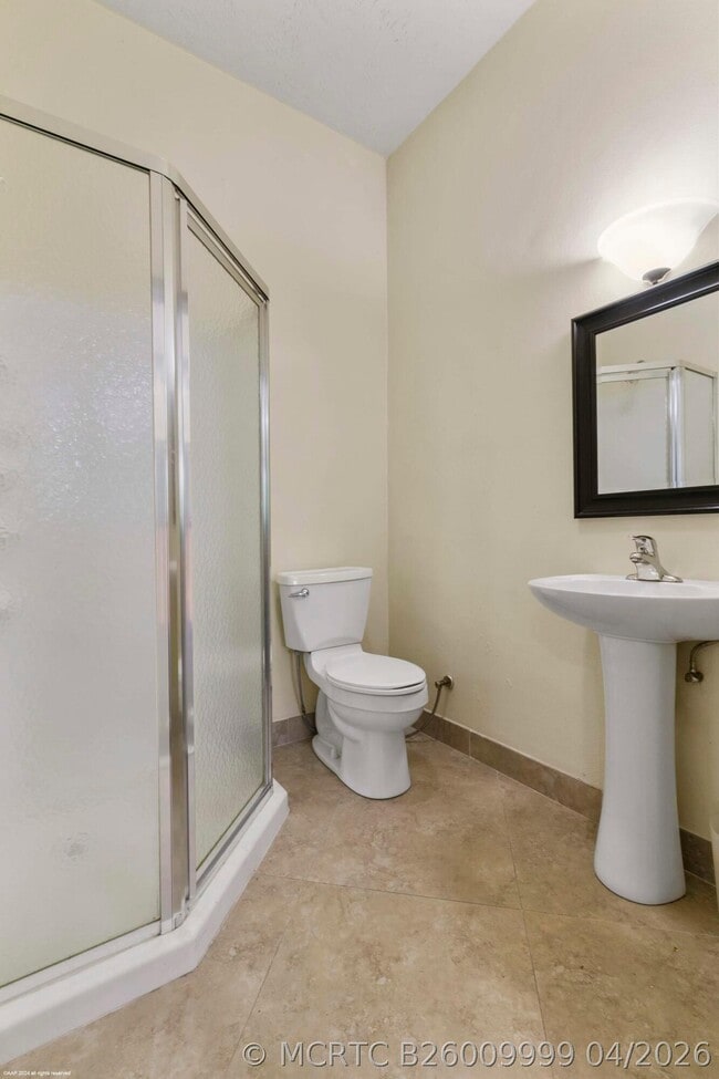 Building Photo - 14965 Oatland Ct