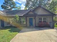 Building Photo - 110 SE 2nd St