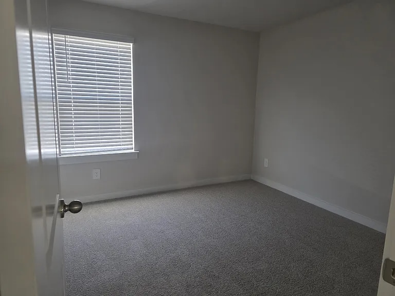 Building Photo - 4718 Oak Point Dr