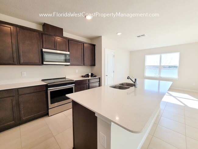 Building Photo - FANTASTIC 5 BEDROOM/ 3 BATH HOME in PARRISH! ISLES AT BAYVIEW! SUPER AMENITIES!