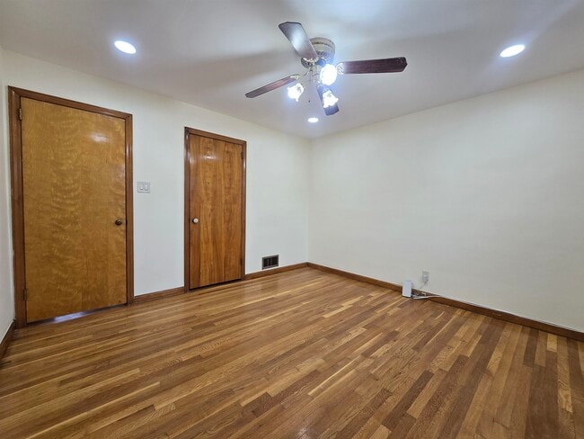 Building Photo - 701 4th St