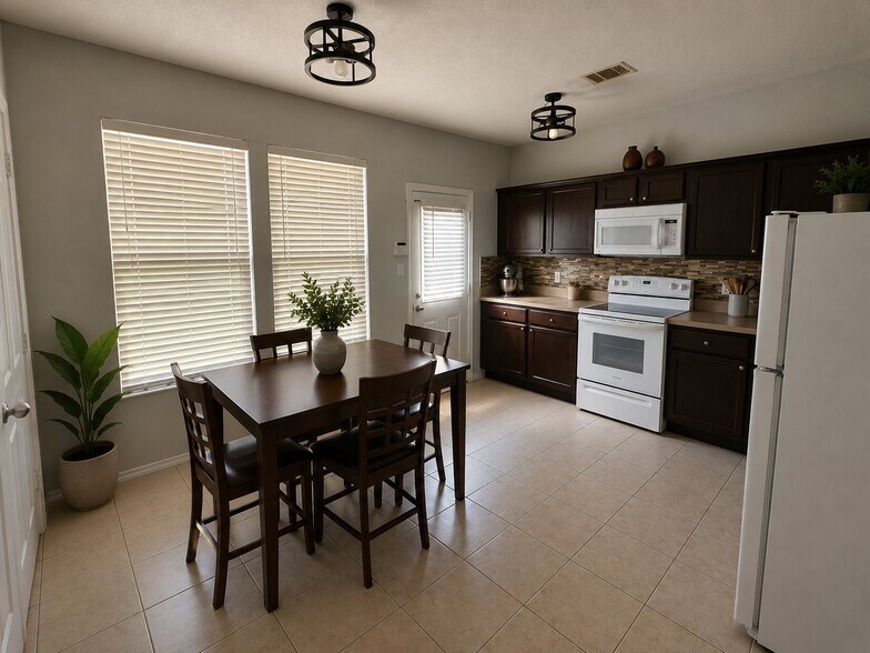 Building Photo - 16818 Mammoth Springs Dr