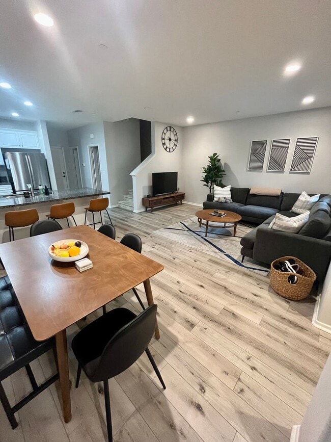 Building Photo - 3257 E Wild Horse Privado