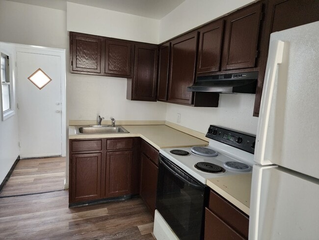 Building Photo - 203 Porter St