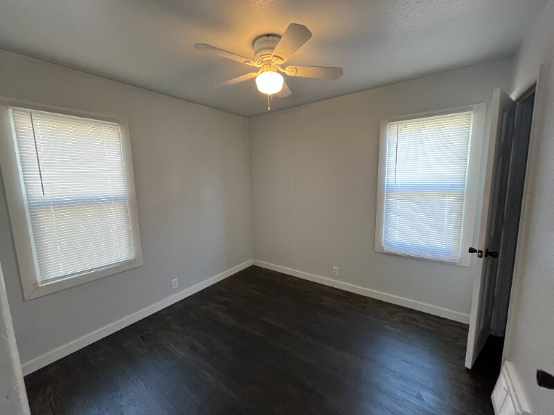 Building Photo - 5700 N 60th St