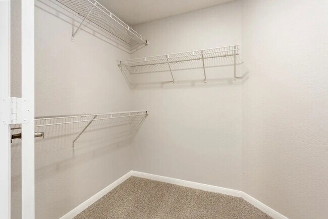 Building Photo - 150 Klattenhoff Ln