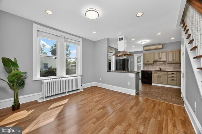Building Photo - 855 N Pleasantview Rd