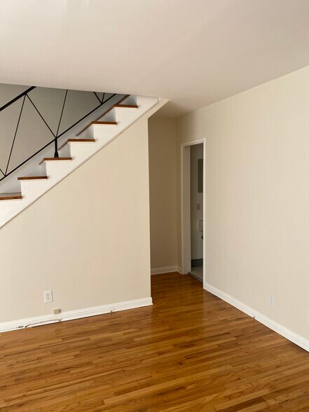 1st Floor Bathroom - 14333 Albers St