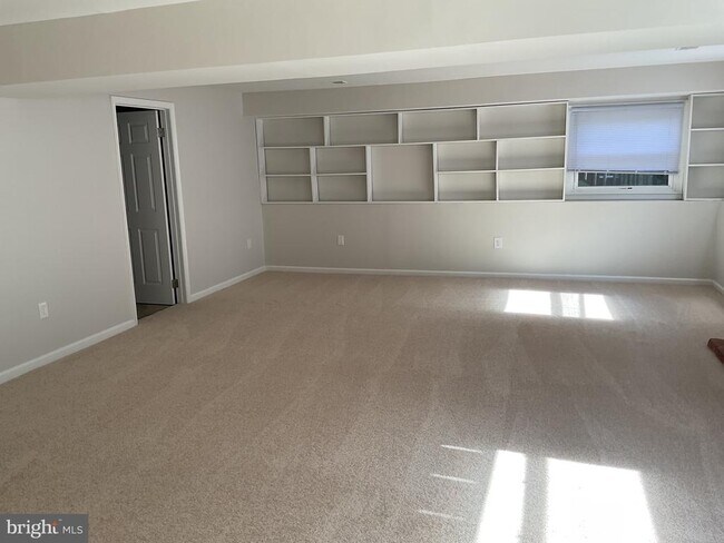 Building Photo - 8904 Grass Valley Ct