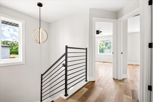 Building Photo - 145 Crooked Creek Dr