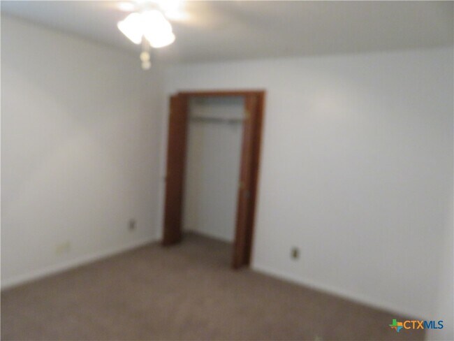 Building Photo - 1339 Mockingbird Ln