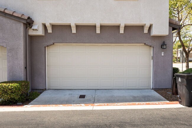 Building Photo - 2739 Castlehill Rd