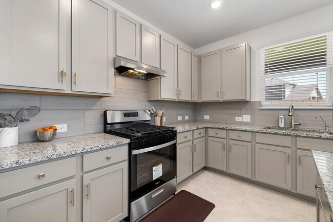 Building Photo - 7618 Coral Ky Dr