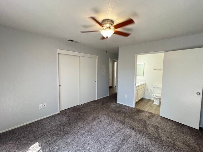 Building Photo - 8600 Lyn River Ct