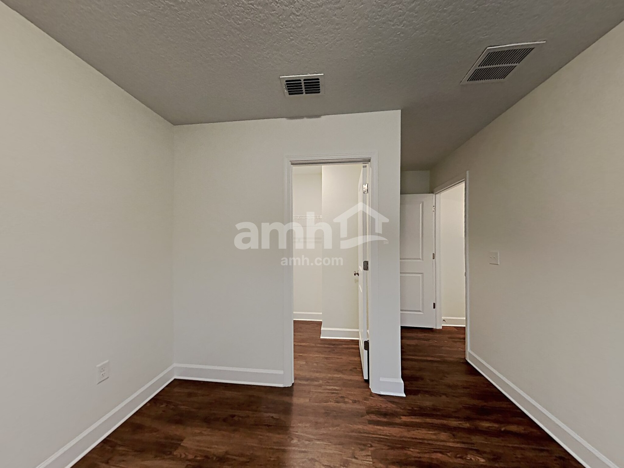 Building Photo - 5934 Hampton Creek Rd