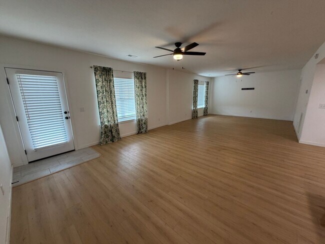 Building Photo - REMODELED 5 Bedroom | 3 Bathroom | 3 Car Garage HOME -- 3,554 sqft | BASEMENT! | NIXA SCHOOLS | F...