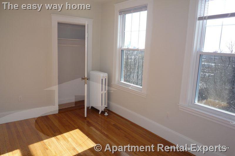 Building Photo - 156-158 Summer St Unit #107