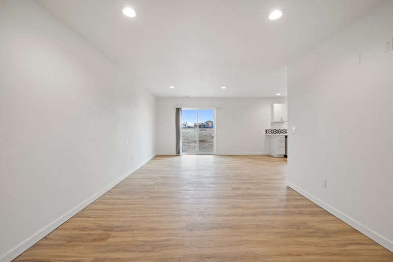 Building Photo - 2637 W Marina Dr