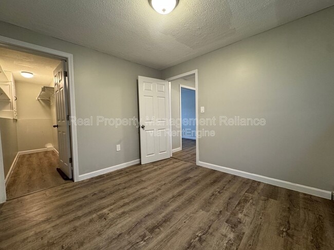 Building Photo - 30 Gables Cir