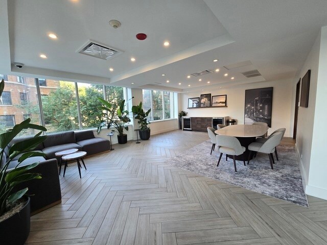 Building Photo - 655 W Irving Park Rd