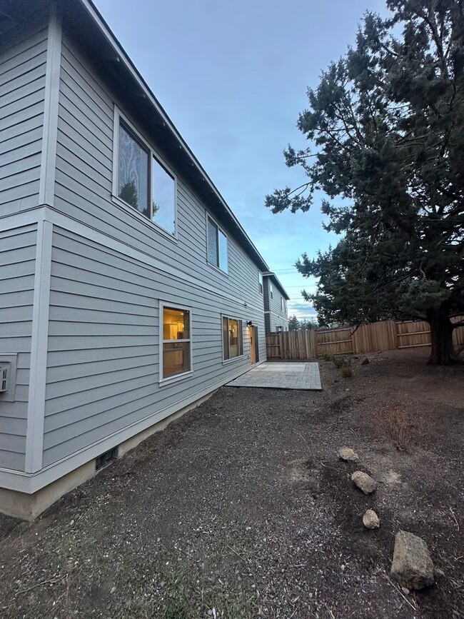 Building Photo - Beautiful home in Mirada!  A must see!