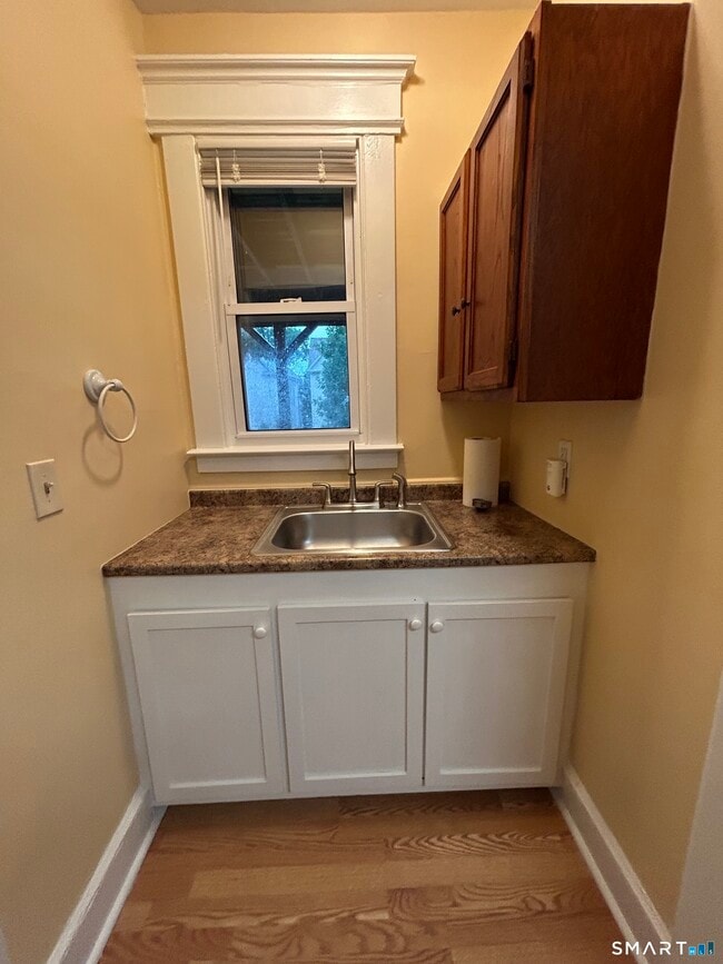 Building Photo - 37 Pardee Pl