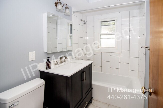 Building Photo - 2420 21st St