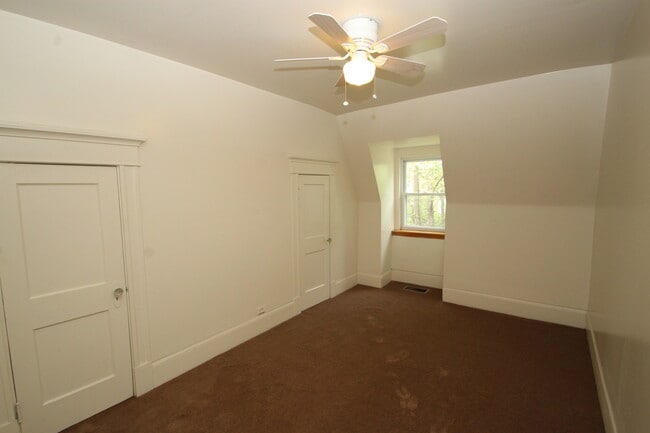 Building Photo - 2026/2027 JHU Off-campus 6bd/2ba house w/ ...
