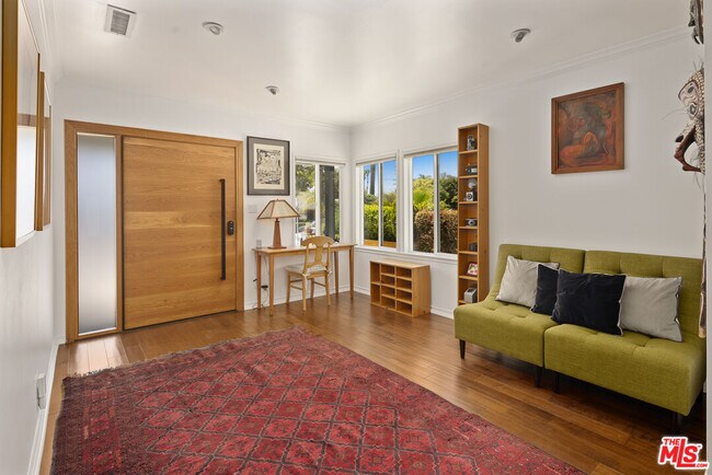 Building Photo - 1089 Palms Blvd