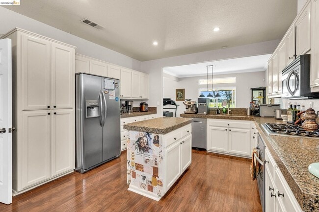 Building Photo - 2451 Cherry Hills Dr