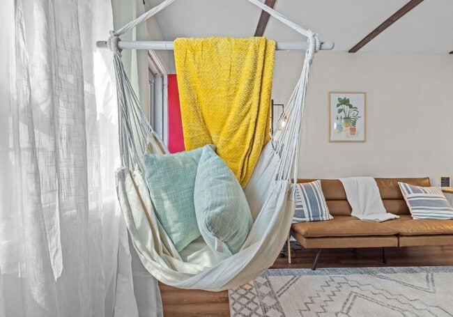 Building Photo - 172 Cherry St