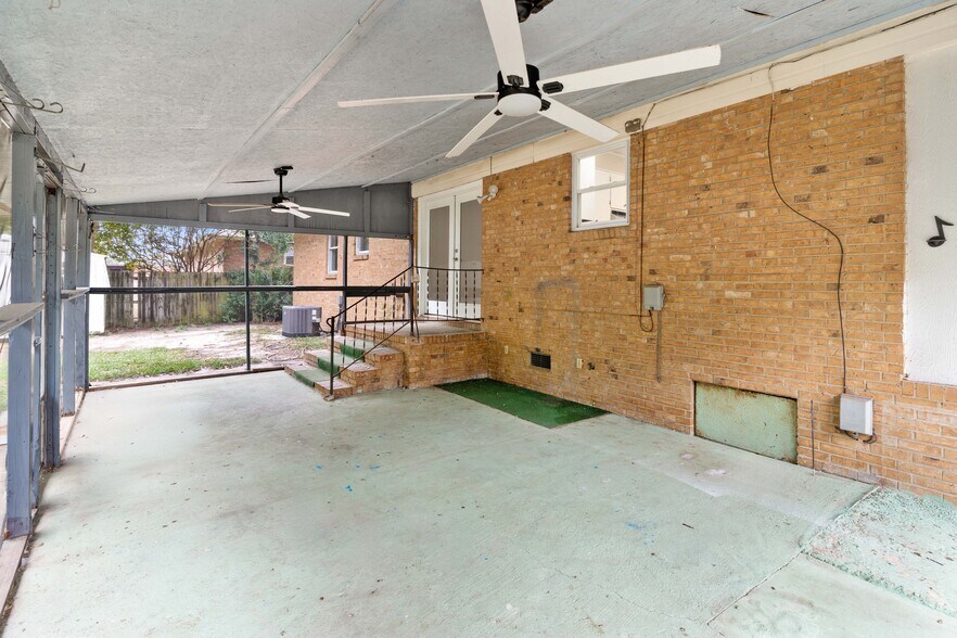 Covered Back Porch - 3312 Blanchard Rd