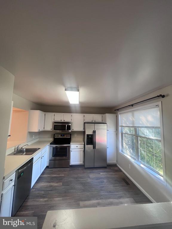 Building Photo - 7419 Courtland Cir
