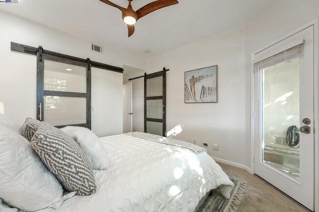 Building Photo - 7020 Stagecoach Rd