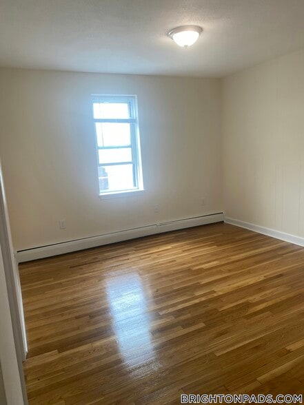 Building Photo - 176 N Beacon St