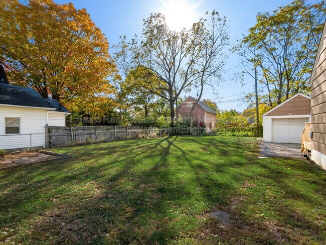 Building Photo - 1621 Sullivant Ave