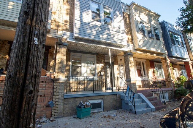 Building Photo - ???Updated Home in POINT BREEZE!  Updated ...