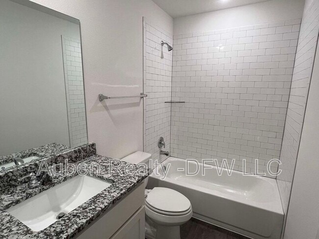 Building Photo - 2428 S Fannin Ave