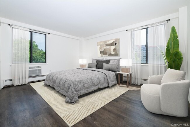 Building Photo - 7 Lake St