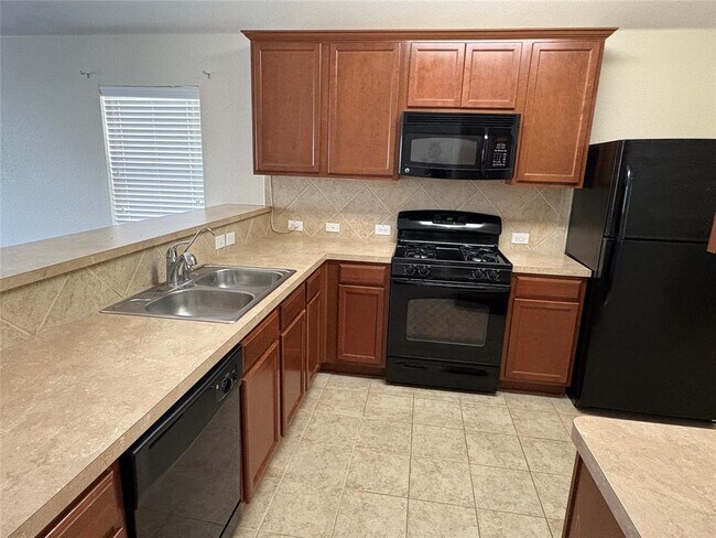Building Photo - 564 Travertine Trail