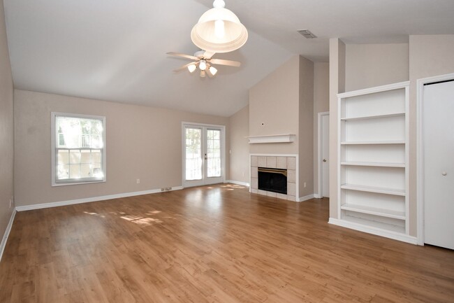 Building Photo - 2BR/2BA Upstairs Condo in Haile Village Ce...