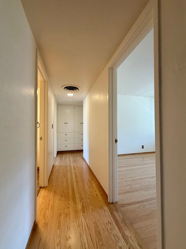 Building Photo - 3 Bedroom 2 Bathroom Single Level Napa Brown's Valley Home