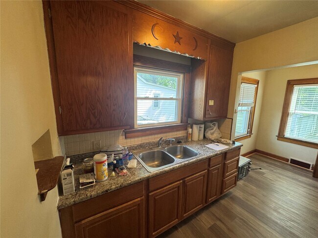 Building Photo - 1107 Bristow St