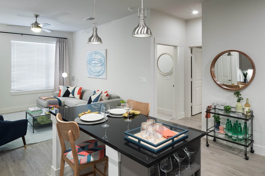 Building Photo - Jada Legacy Central Apartments