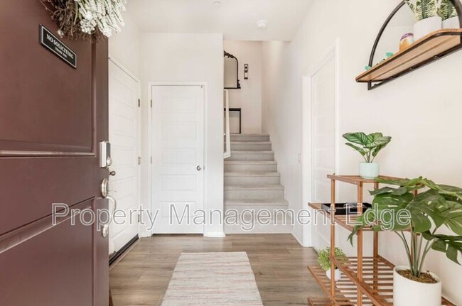 Building Photo - 40709 Melrose Dr