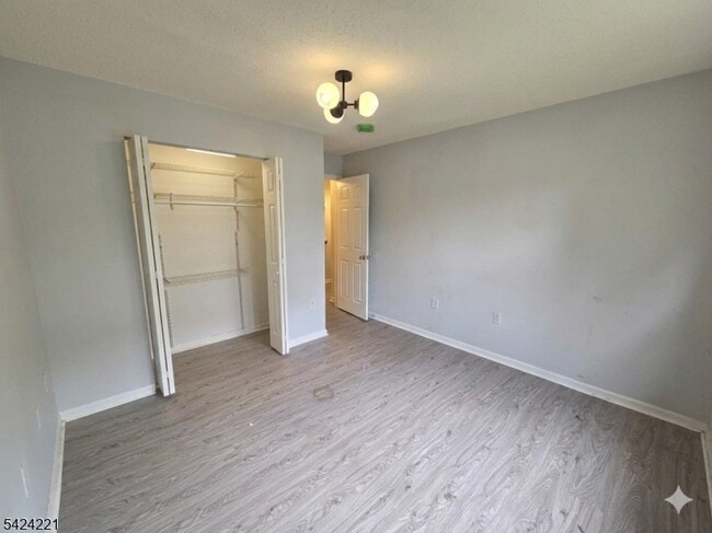 Building Photo - 151 W Market St