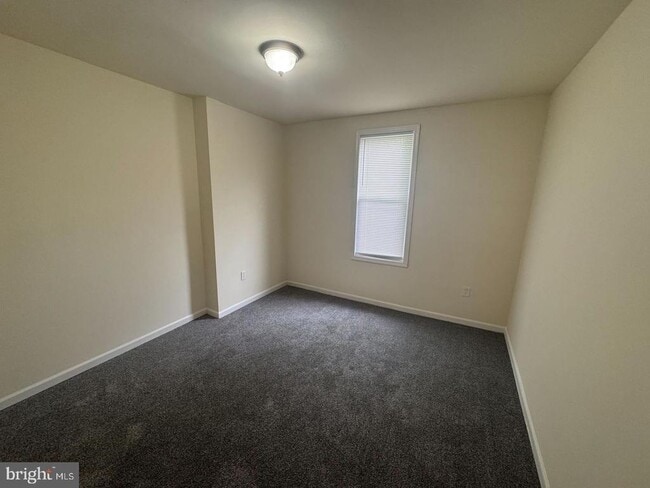 Building Photo - 5835 Catharine St