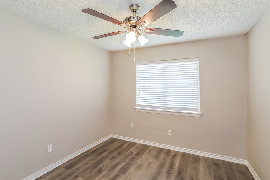 Building Photo - 10911 Kirkbud Ln